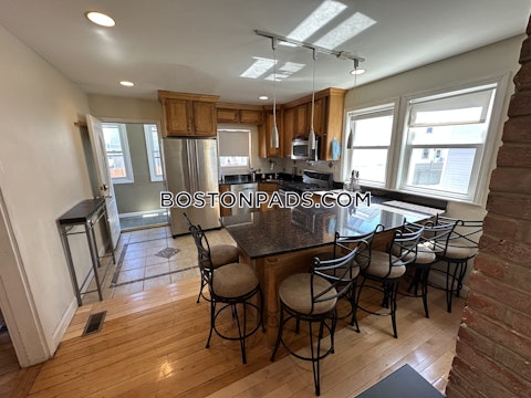 Holman St. Boston photo 23