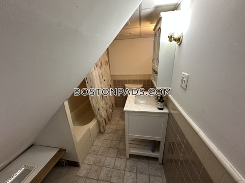 Holman St. Boston photo 19