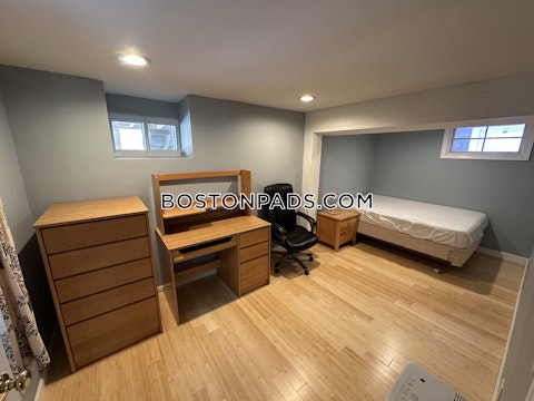 Holman St. Boston photo 18