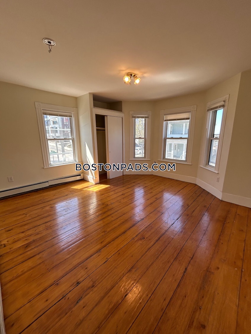 Boston - $2,600+ /month