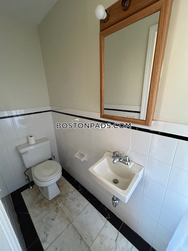 Boston - $2,600+ /mo