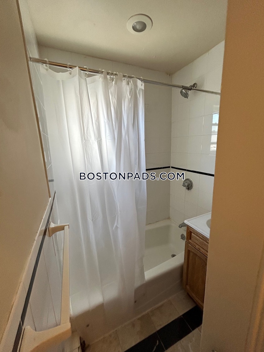 Boston - $2,600+ /month