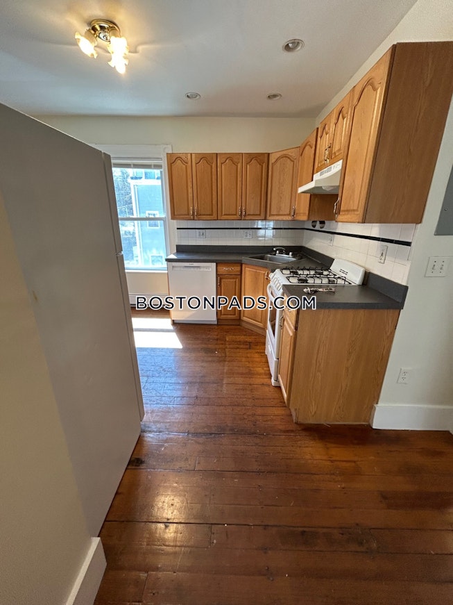 Boston - $2,600+ /mo