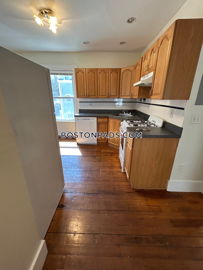 Boston - $2,600+ /month