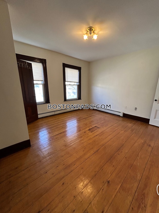 Boston - $2,600+ /mo