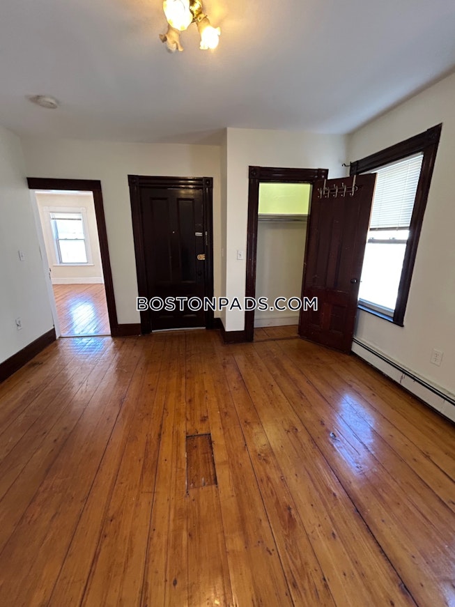 Boston - $2,600+ /mo