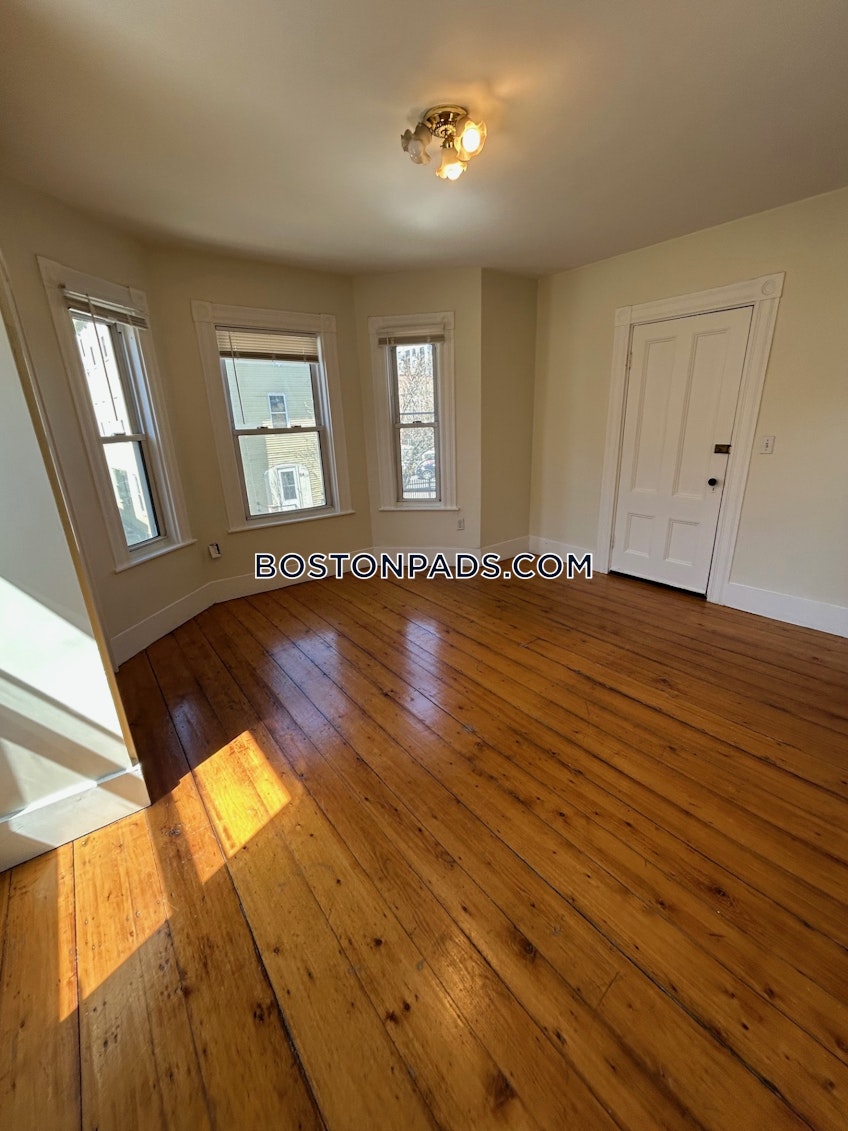 Boston - $2,600+ /month