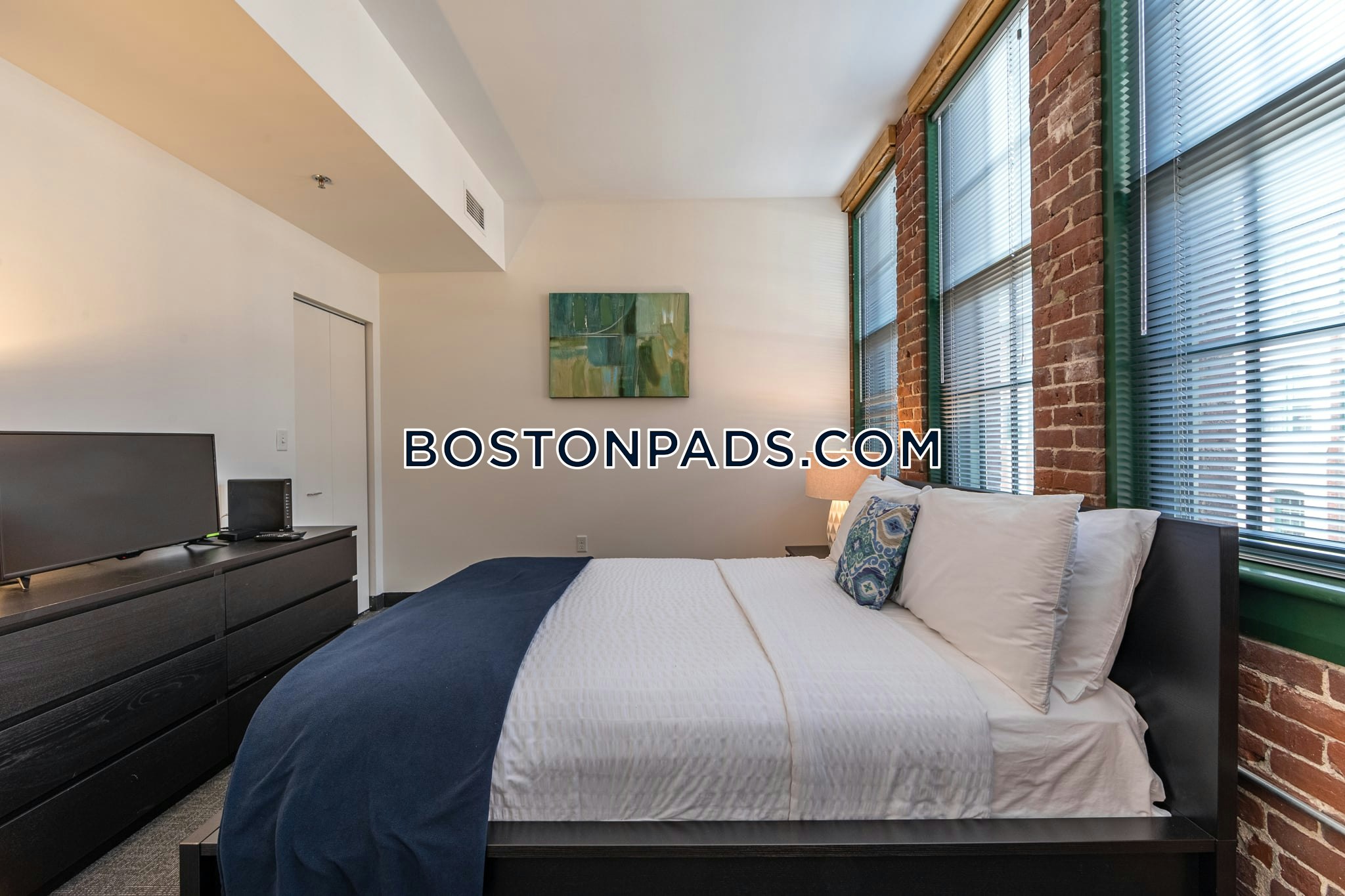 Waltham - 0 Beds, 1 Baths