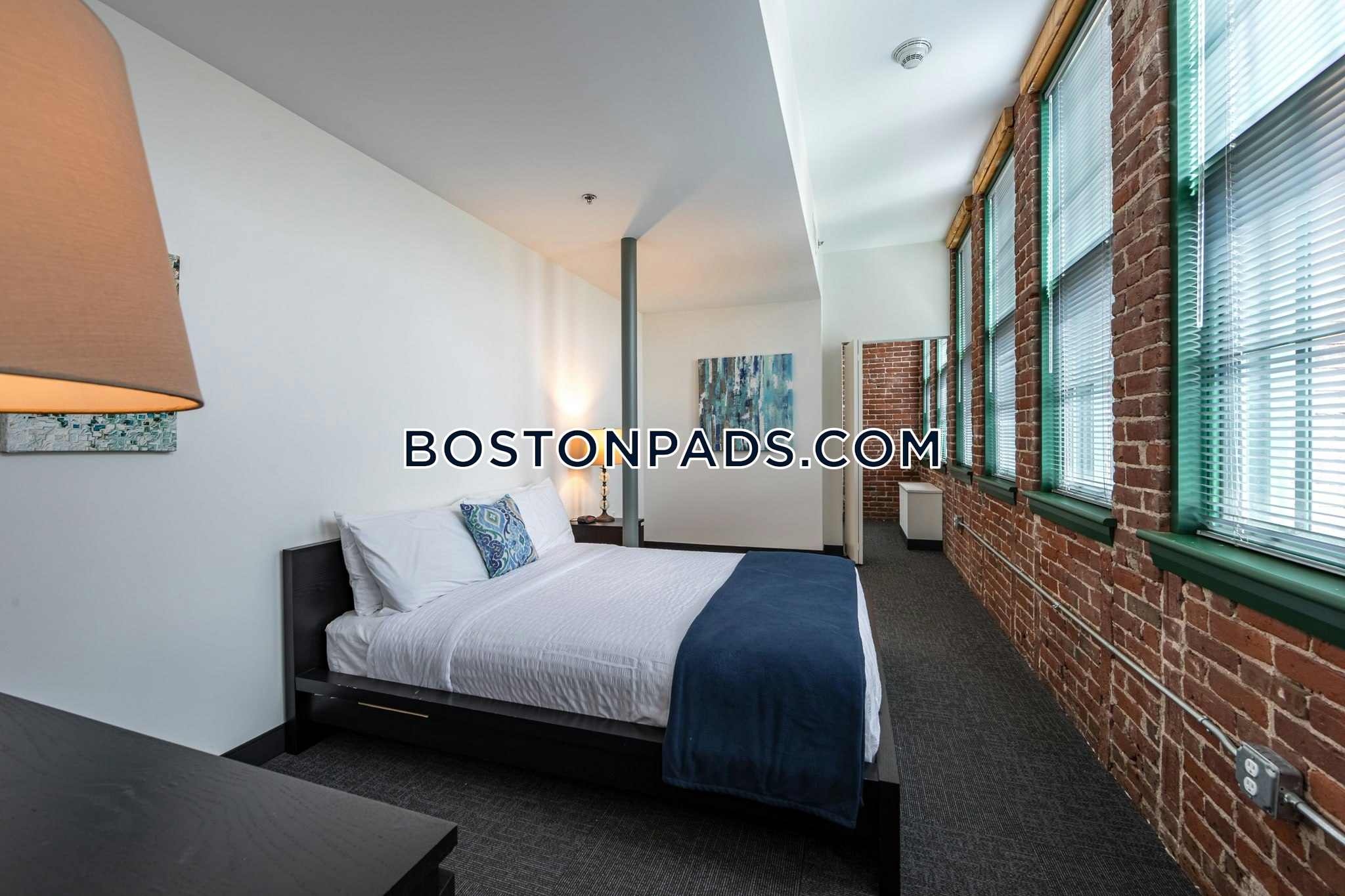 Waltham - 0 Beds, 1 Baths