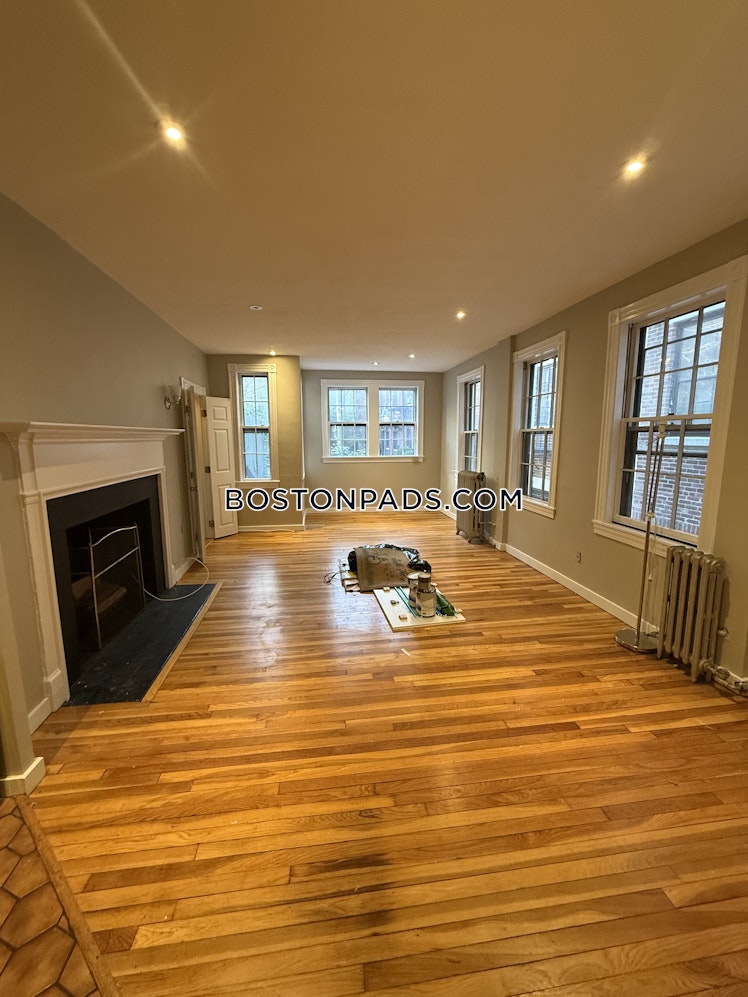 Phillips St., Boston