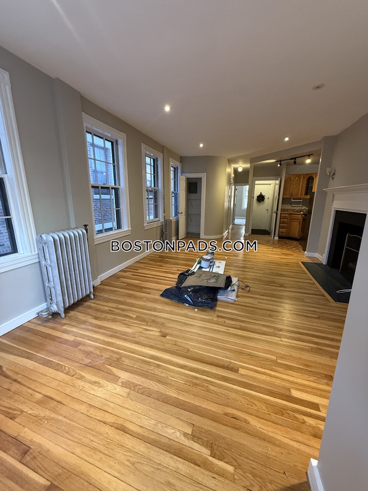 Phillips St., Boston