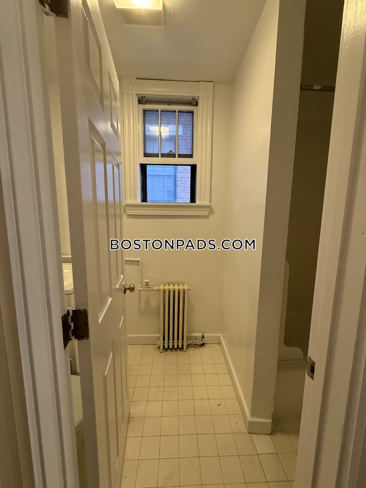 Phillips St., Boston