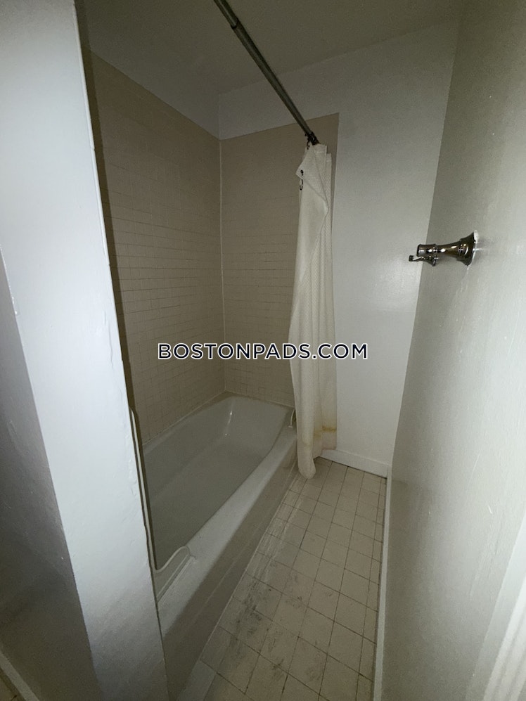 Phillips St., Boston