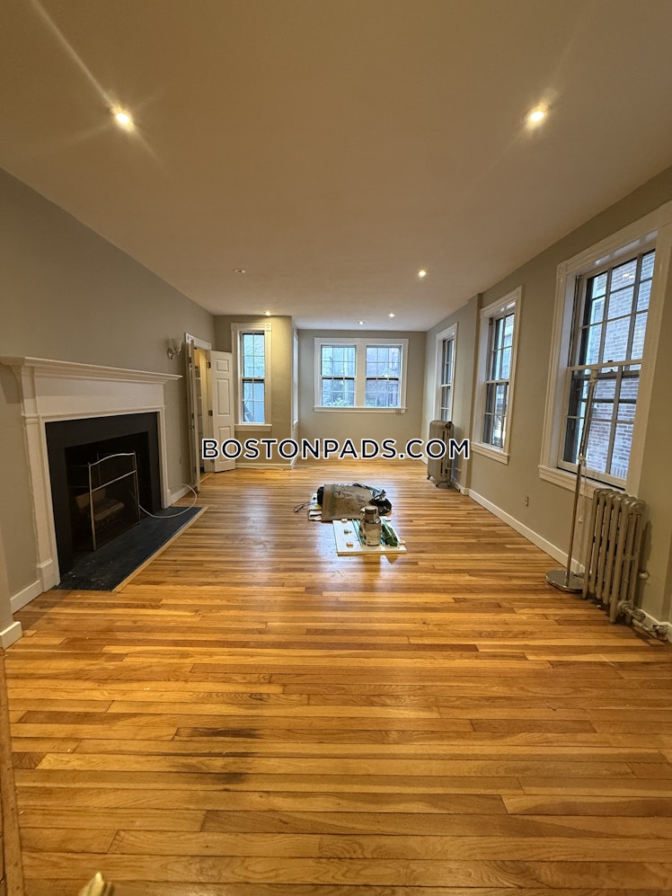 Phillips St., Boston