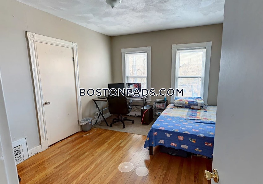 MEDFORD - TUFTS - 4 Beds, 2 Baths - Image 6