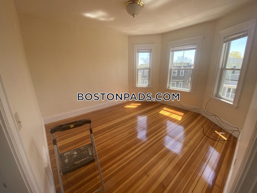 BOSTON - DORCHESTER - UPHAMS CORNER - 3 Beds, 1 Bath - Image 30