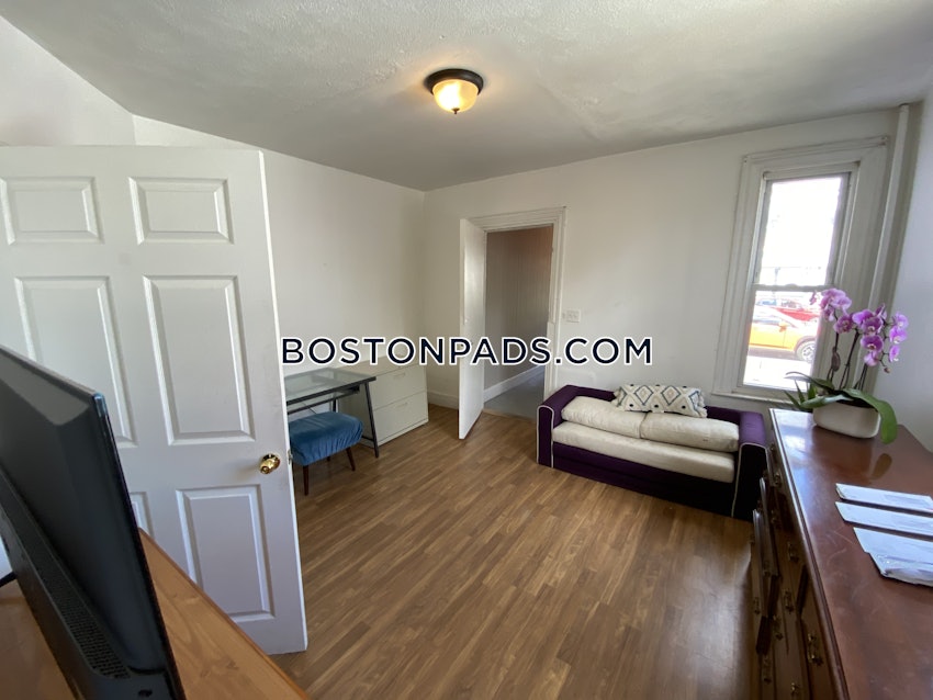 SOMERVILLE - UNION SQUARE - 2 Beds, 1 Bath - Image 6