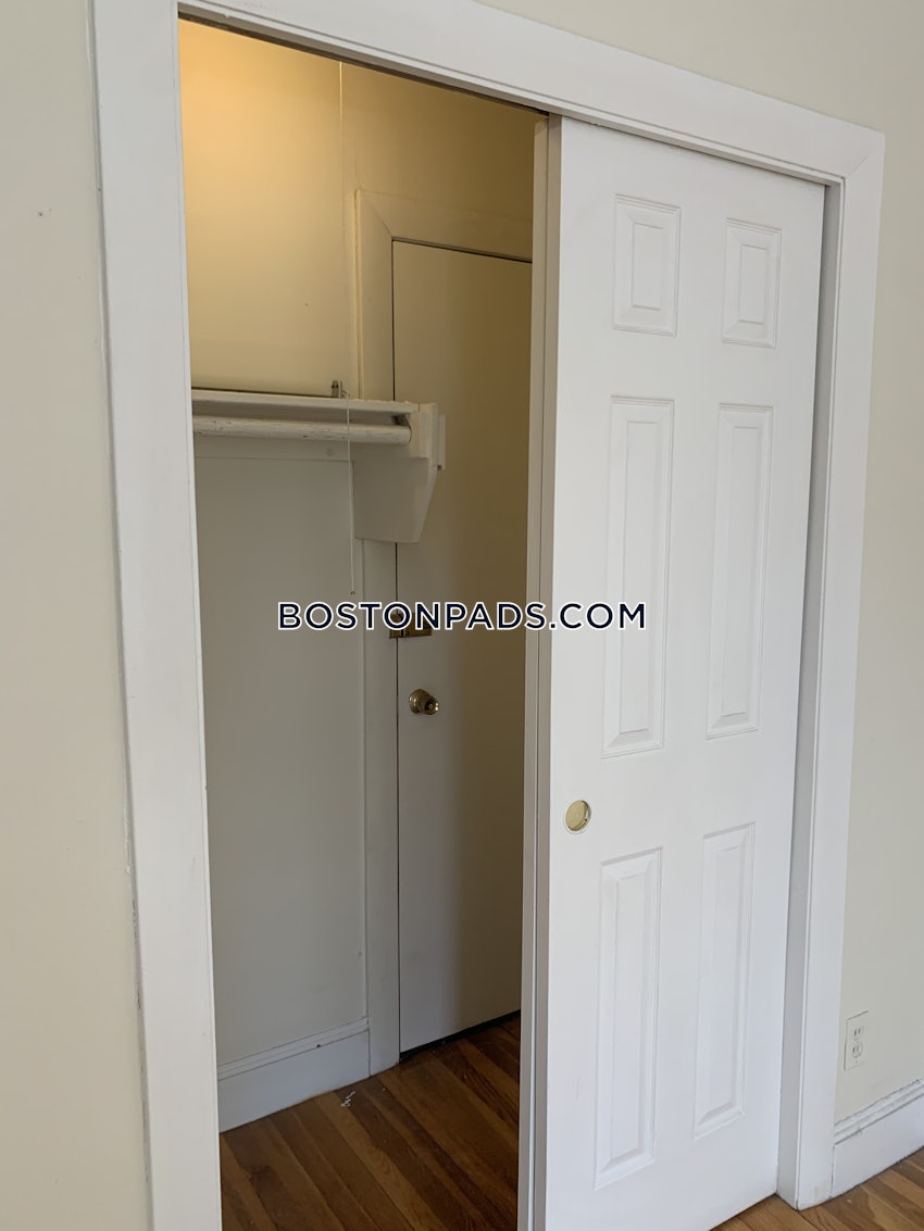 BROOKLINE- WASHINGTON SQUARE - 1 Bed, 1 Bath - Image 6