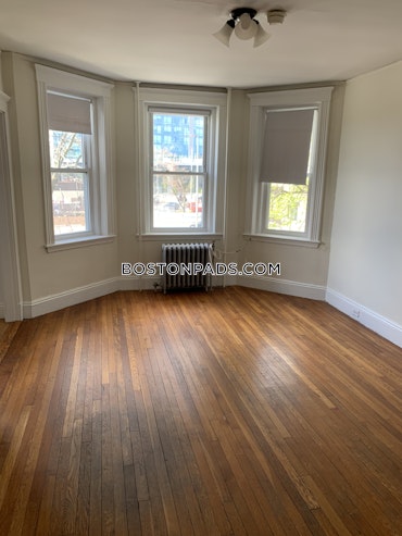 Boston - 0 Beds, 1 Baths