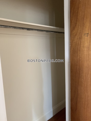 Boston - 0 Beds, 1 Baths