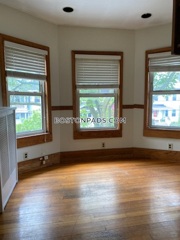 Boston - 2 Beds, 1 Baths