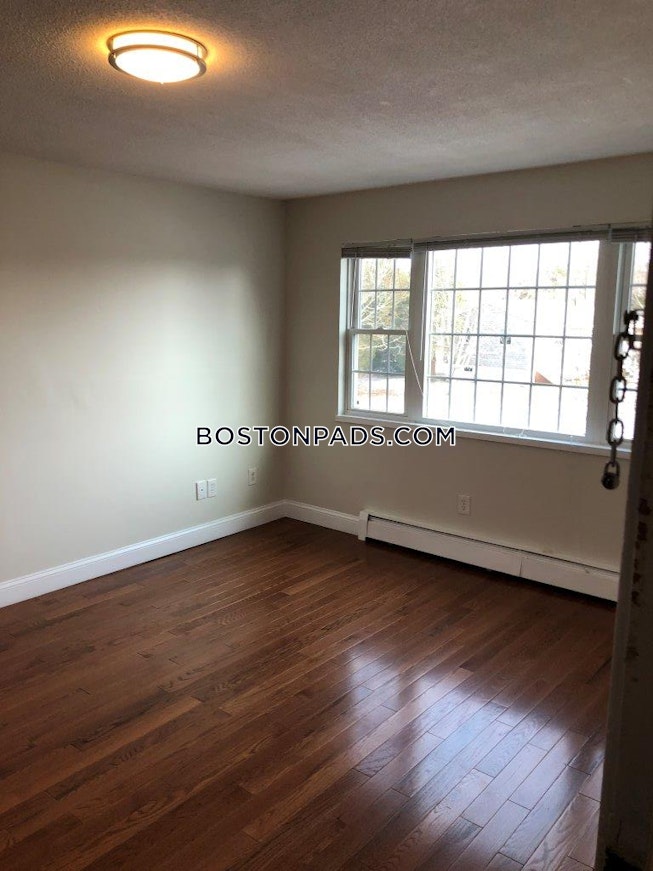 Bourne - $2,475+ /mo