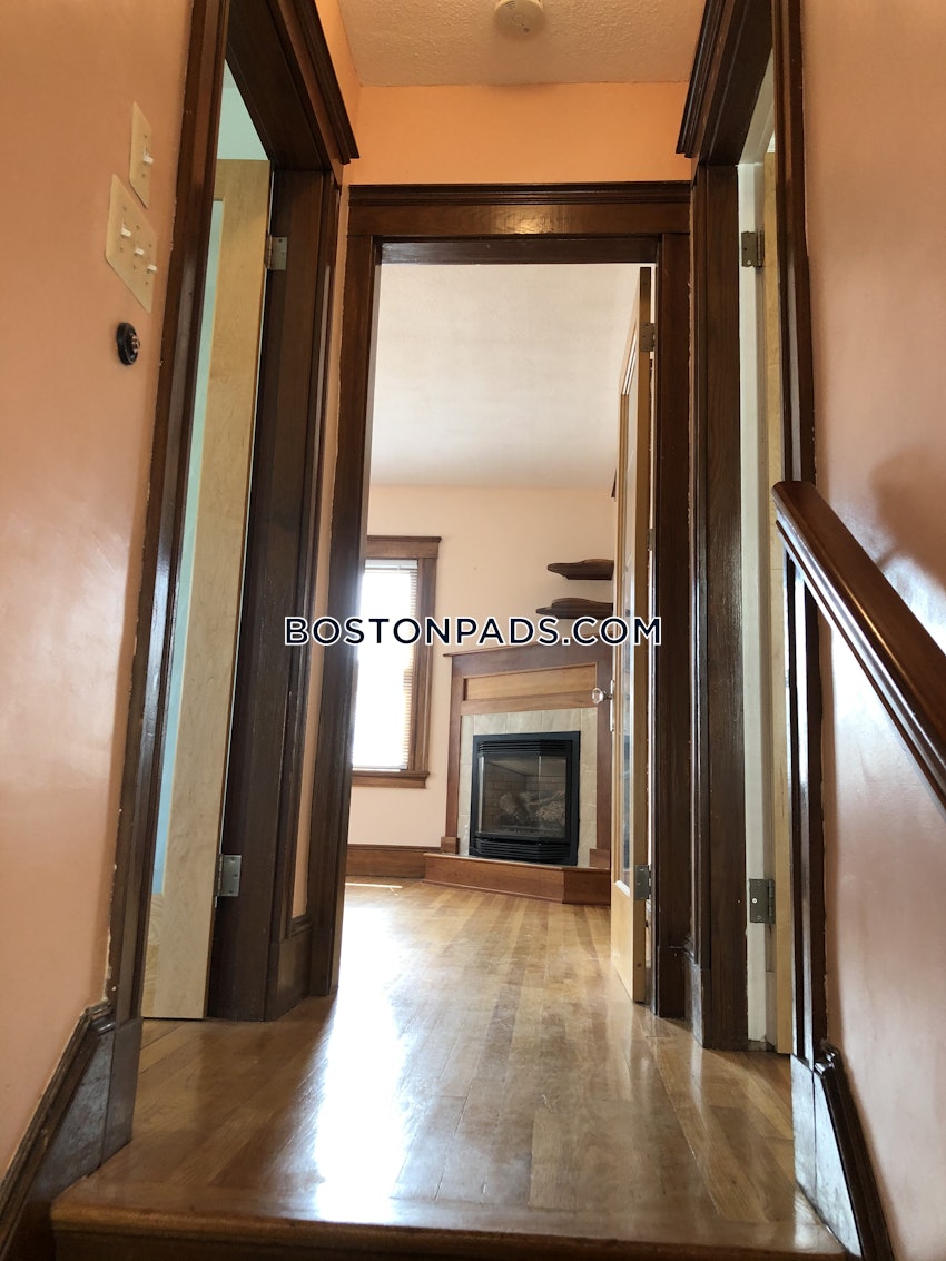 BOSTON - WEST ROXBURY - 3 Beds, 1 Bath - Image 4