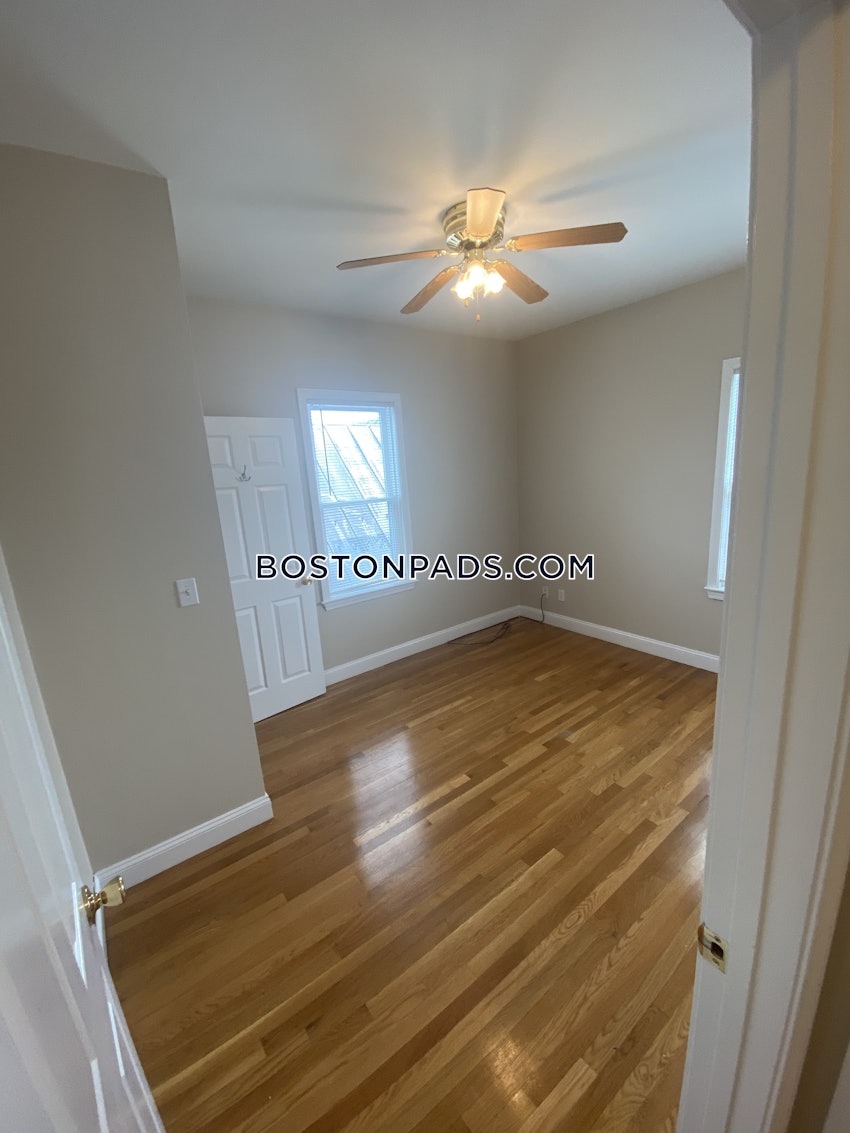 BOSTON - SOUTH BOSTON - ANDREW SQUARE - 3 Beds, 1 Bath - Image 5