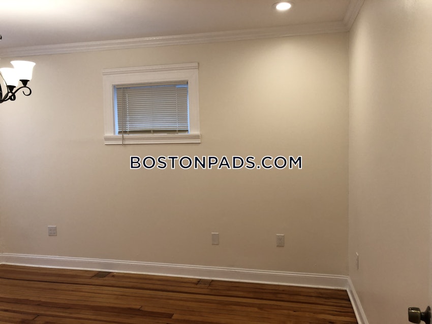 BOSTON - DORCHESTER - UPHAMS CORNER - 4 Beds, 1 Bath - Image 93