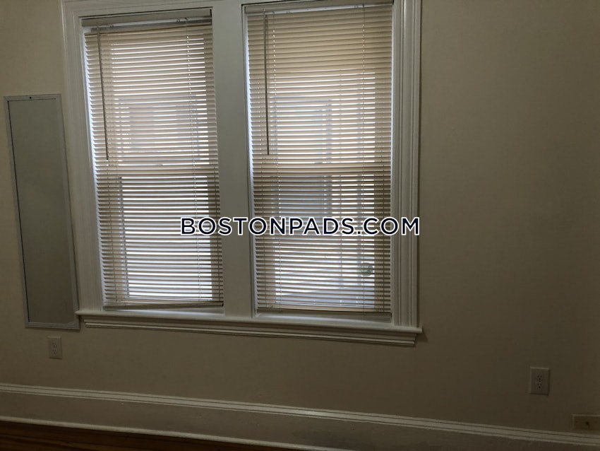 BOSTON - DORCHESTER - UPHAMS CORNER - 4 Beds, 1 Bath - Image 84