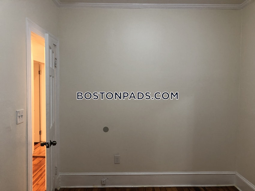 BOSTON - DORCHESTER - UPHAMS CORNER - 4 Beds, 1 Bath - Image 82