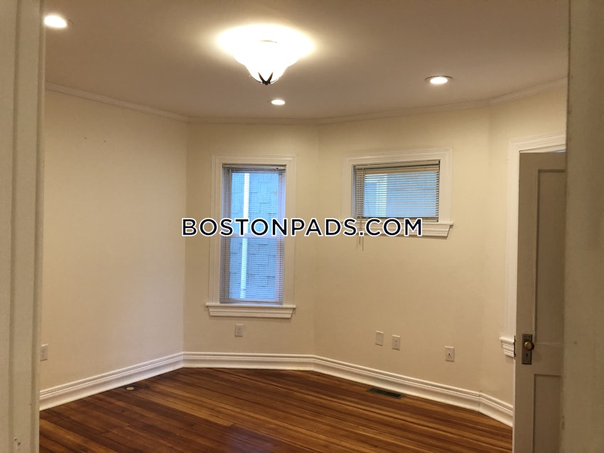 BOSTON - DORCHESTER - UPHAMS CORNER - 4 Beds, 1 Bath - Image 72