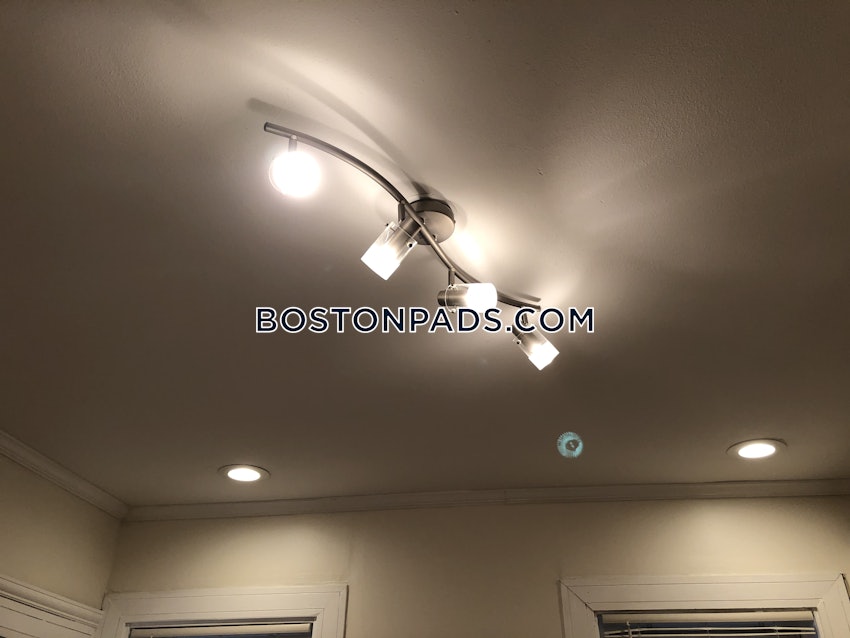 BOSTON - DORCHESTER - UPHAMS CORNER - 4 Beds, 1 Bath - Image 63