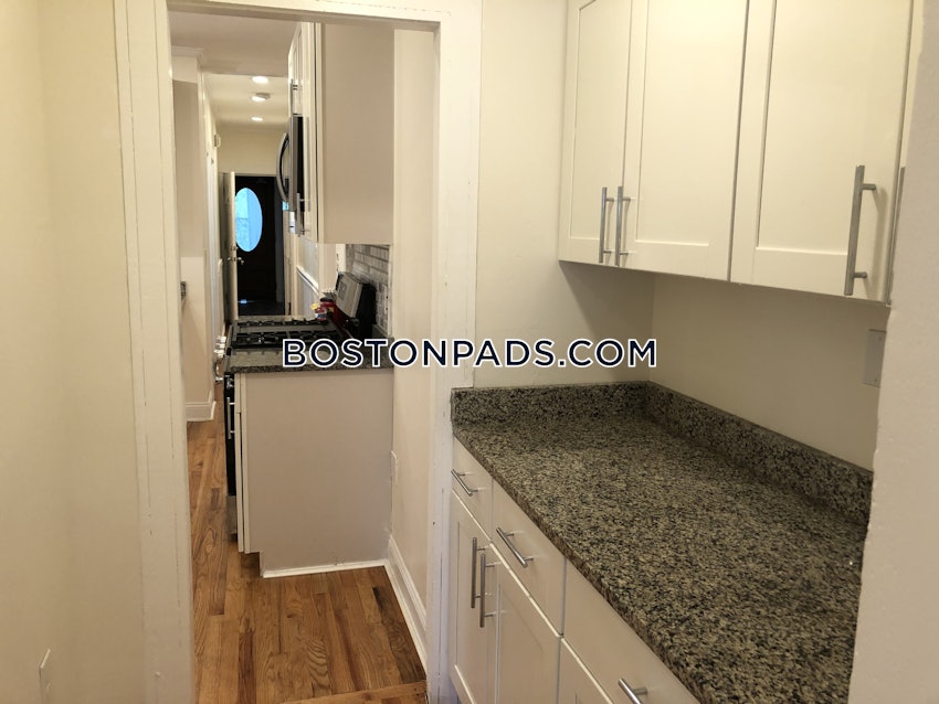 BOSTON - DORCHESTER - UPHAMS CORNER - 4 Beds, 1 Bath - Image 59