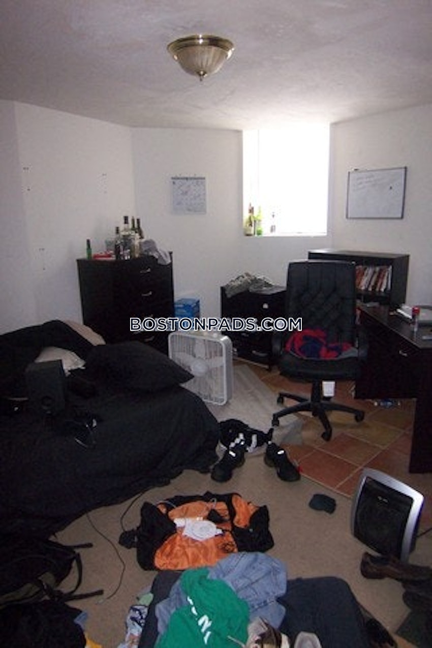 BOSTON - ALLSTON - 3 Beds, 1 Bath - Image 10