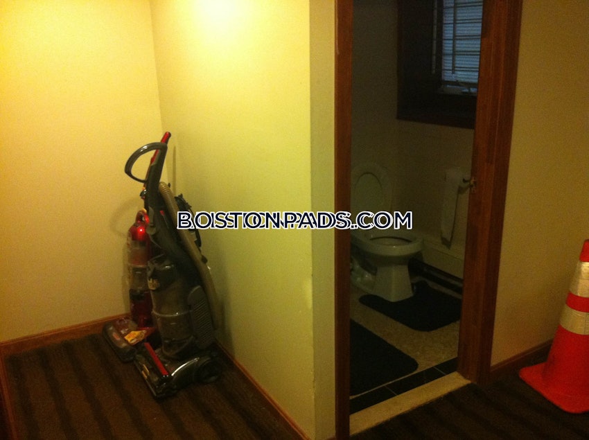 BOSTON - ALLSTON - 3 Beds, 2 Baths - Image 9