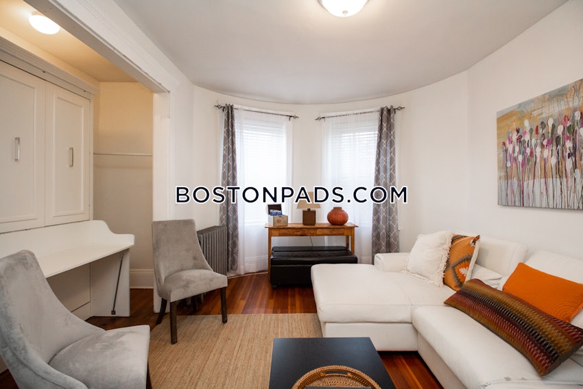 BROOKLINE- WASHINGTON SQUARE - 3 Beds, 2 Baths - Image 2