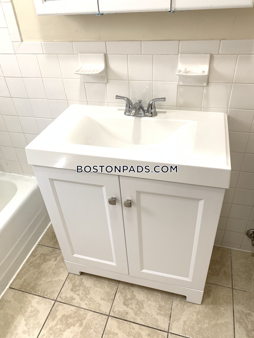 BOSTON - DORCHESTER - ASHMONT - 3 Beds, 1 Bath - Image 65