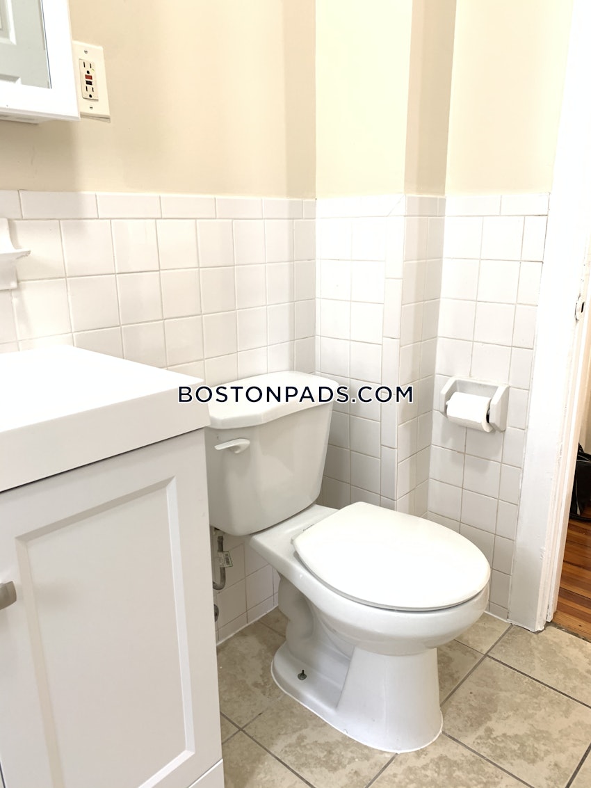 BOSTON - DORCHESTER - ASHMONT - 3 Beds, 1 Bath - Image 64