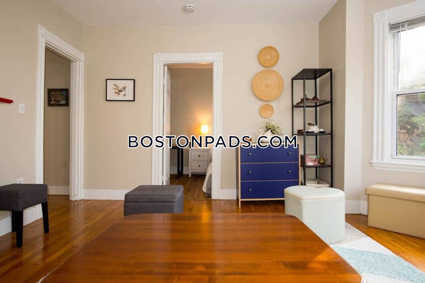 BOSTON - MISSION HILL - 3 Beds, 2 Baths - Image 1