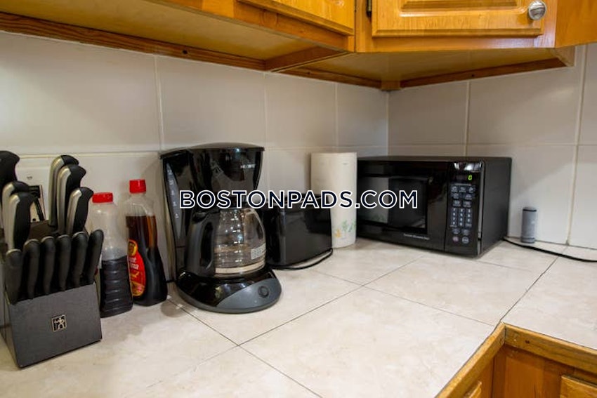 BOSTON - MISSION HILL - 3 Beds, 2 Baths - Image 10