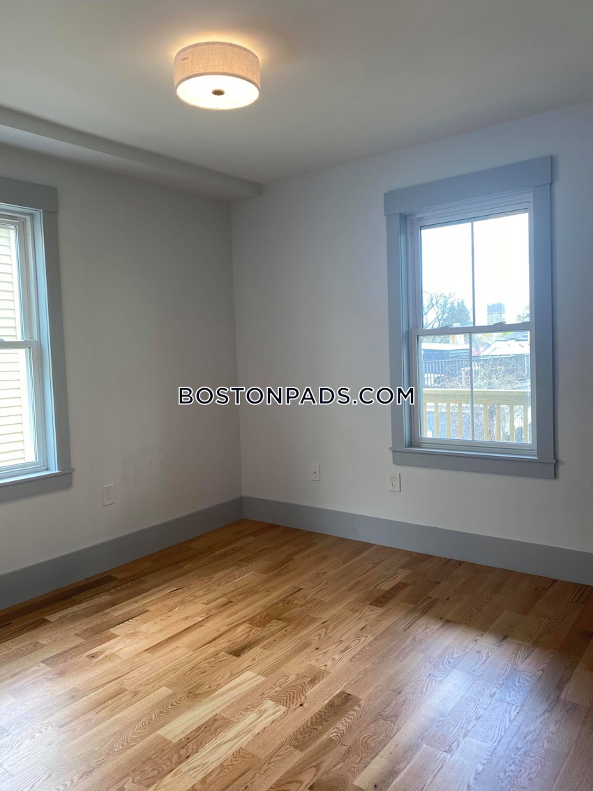 CAMBRIDGE - INMAN SQUARE - 5 Beds, 2 Baths - Image 2