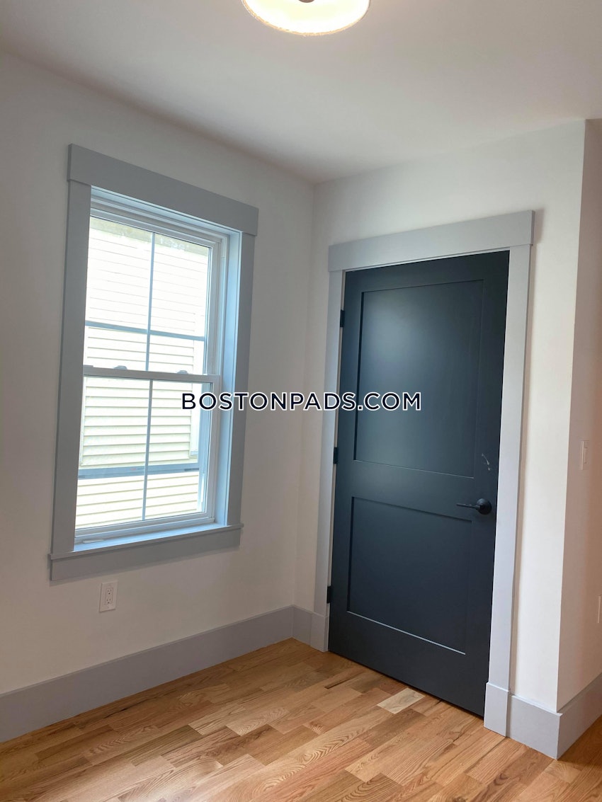 CAMBRIDGE - INMAN SQUARE - 5 Beds, 2 Baths - Image 9