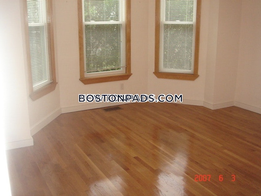 NEWTON - NEWTON CORNER - 3 Beds, 2 Baths - Image 4