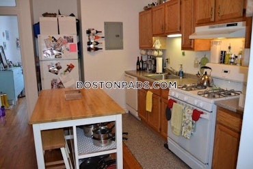 Boston - 5 Beds, 3 Baths