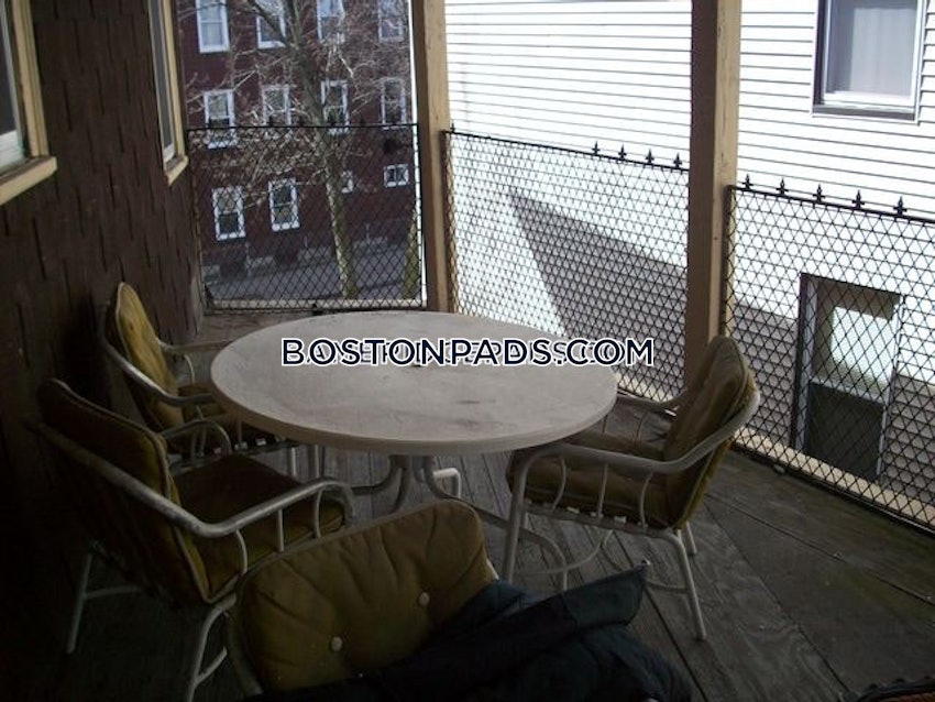 CAMBRIDGE - KENDALL SQUARE - 3 Beds, 1 Bath - Image 10