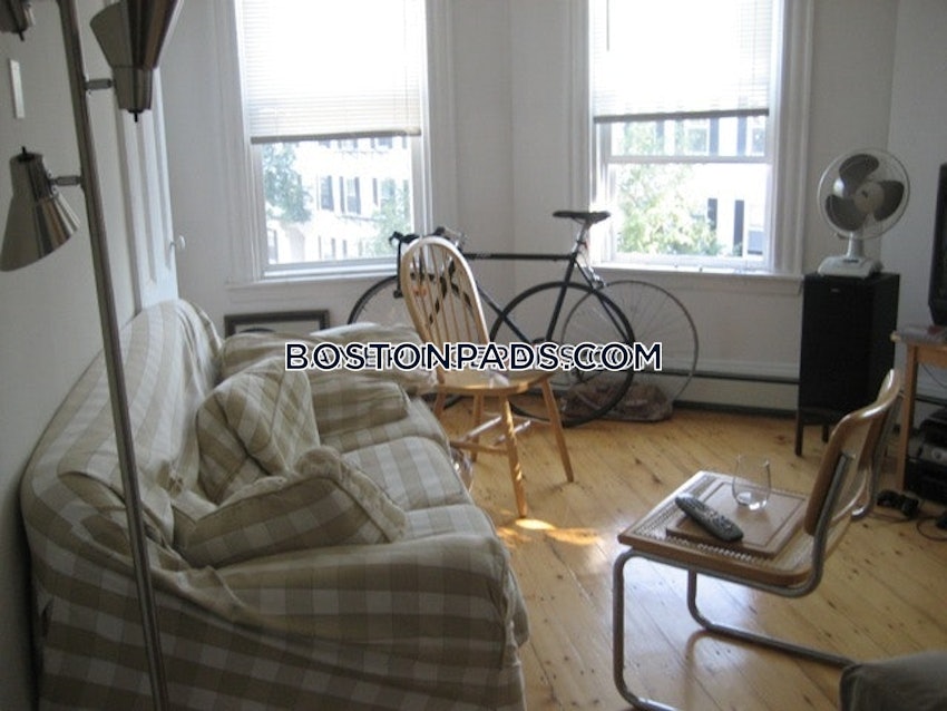 CAMBRIDGE - KENDALL SQUARE - 3 Beds, 1 Bath - Image 1