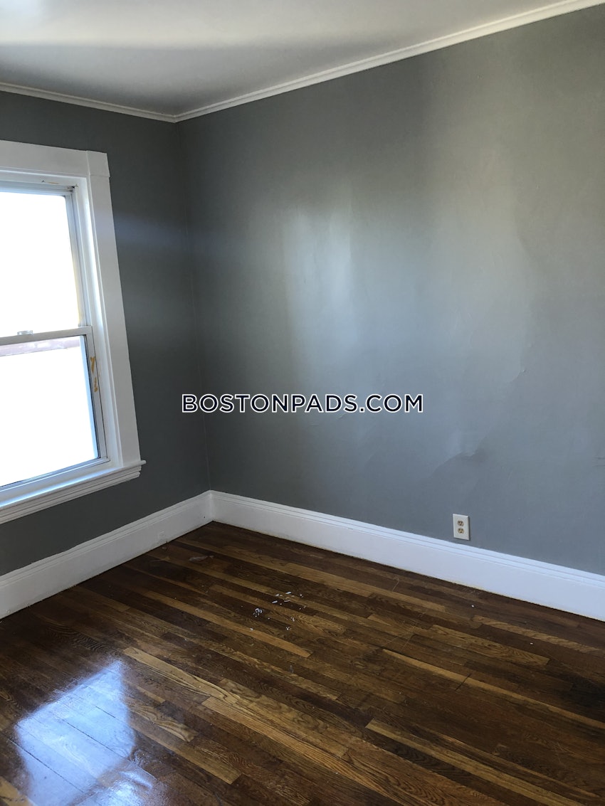 LYNN - 2 Beds, 1 Bath - Image 9