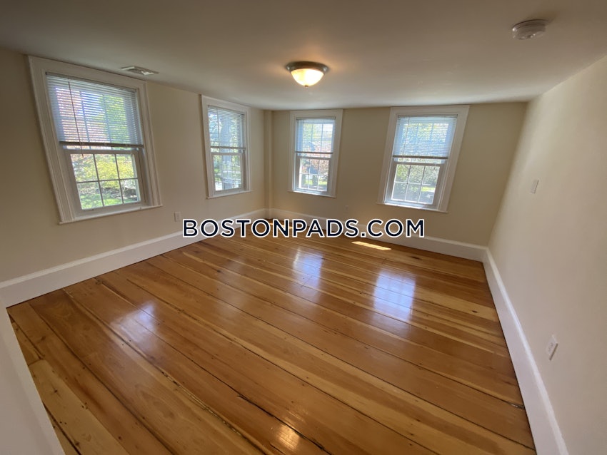 LYNNFIELD - 2 Beds, 1.5 Baths - Image 3