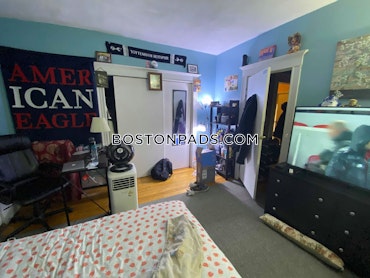 Boston - 4 Beds, 2 Baths